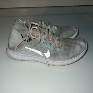 NIKE exercise shoes. Women US7